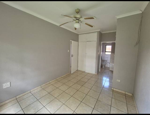 3 BEDROOM TOWNHOUSE FOR SALE IN VANDERBIJLPARK SE 3